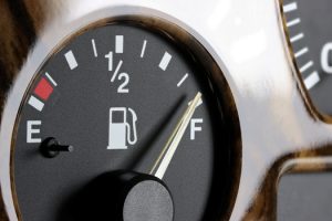 Does a Full Gas Tank Improve Mileage?